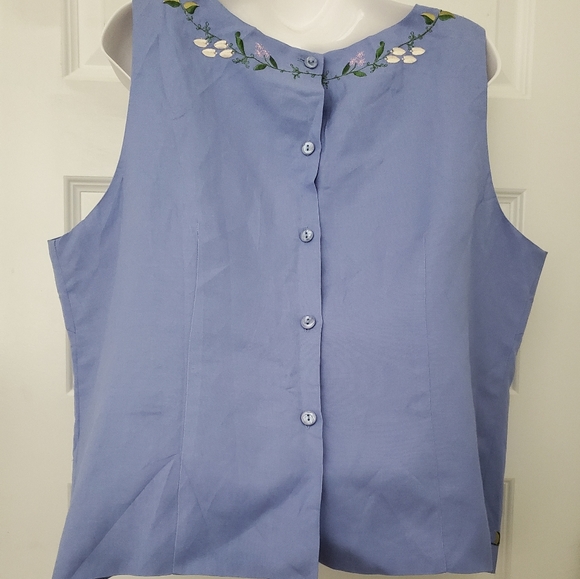 Jennifer Women Embroidered Cropped Top size 18. - Picture 2 of 9